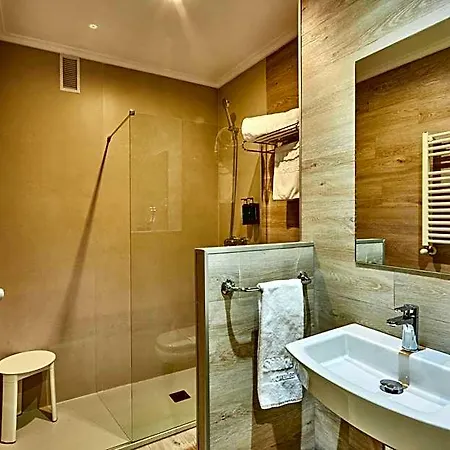 Silken Sirimiri Szálloda 3*